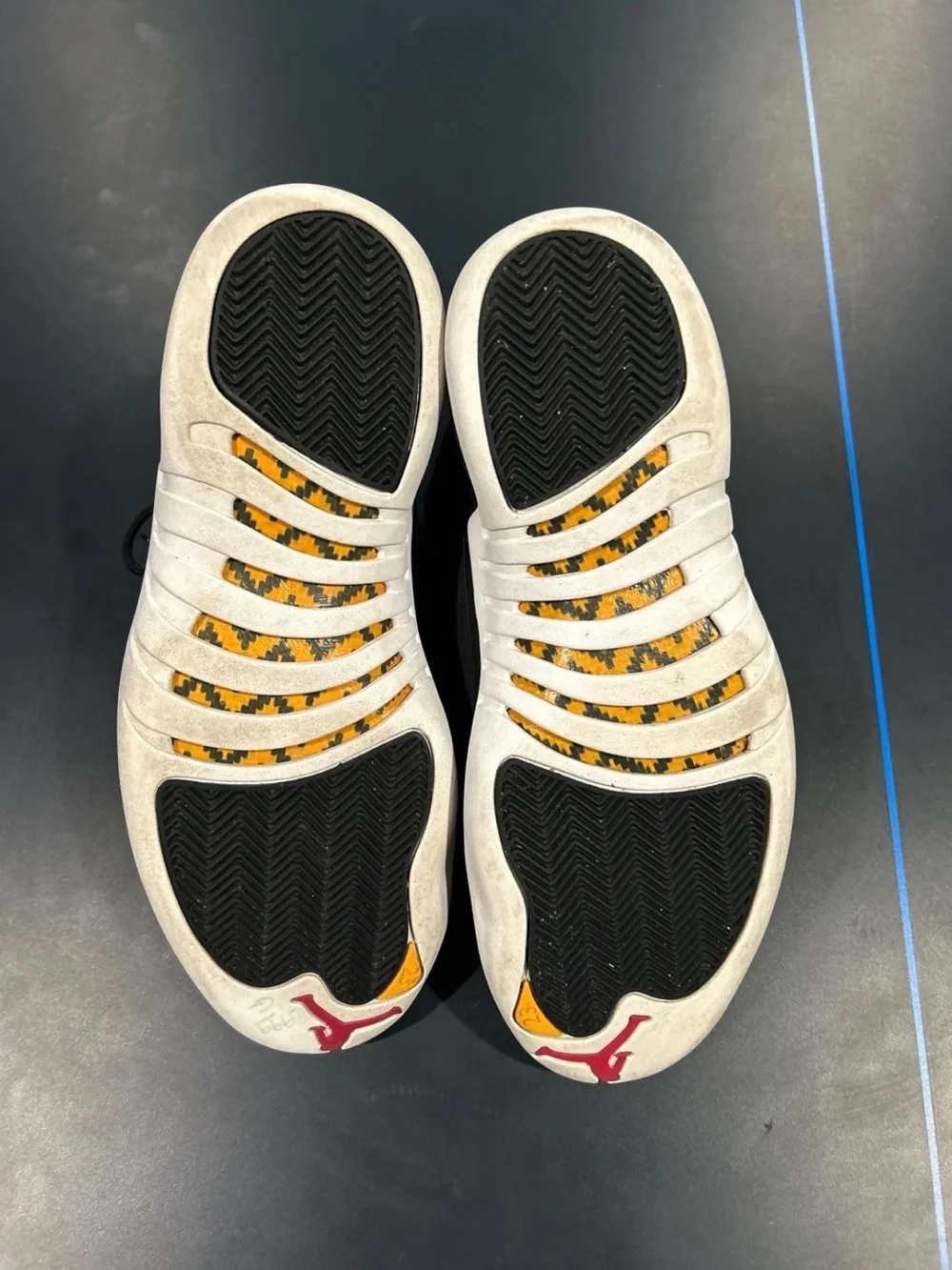 Nike Jordan 12 Reverse Taxi Cab Men's Shoes Size 11 Sneakers